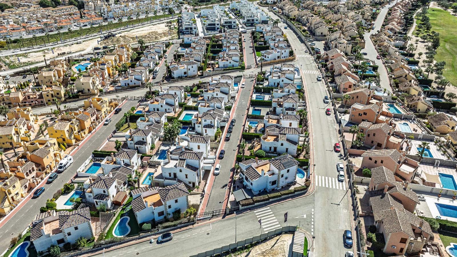 Chalet de 6 habitaciones en Algorfa en venta con piscina garaje - 479.900 € (Ref: 9701590)