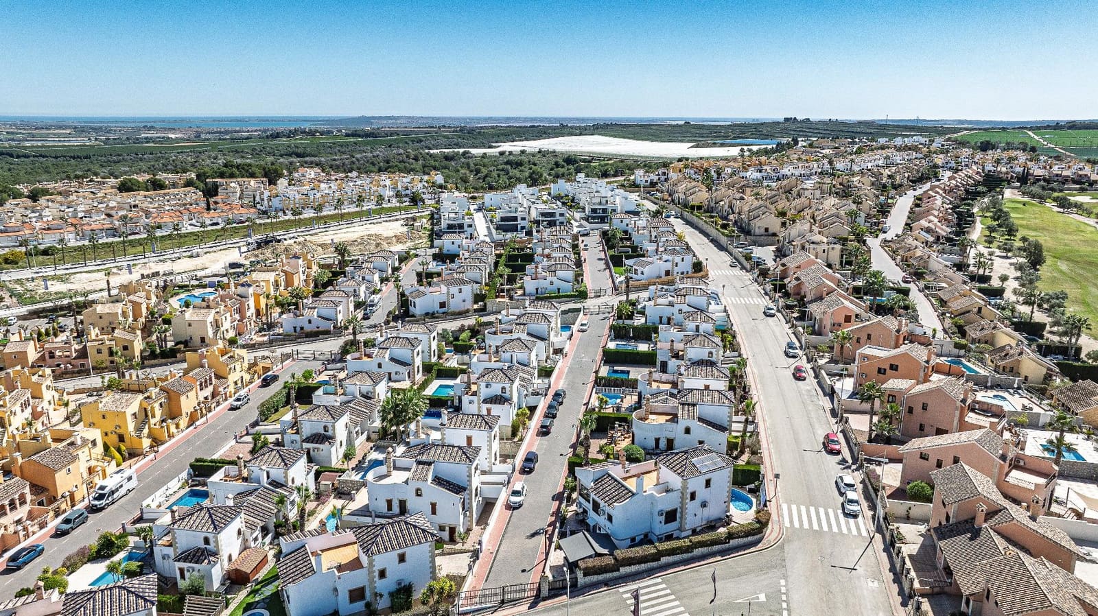 Chalet de 6 habitaciones en Algorfa en venta con piscina garaje - 479.900 € (Ref: 9701590)