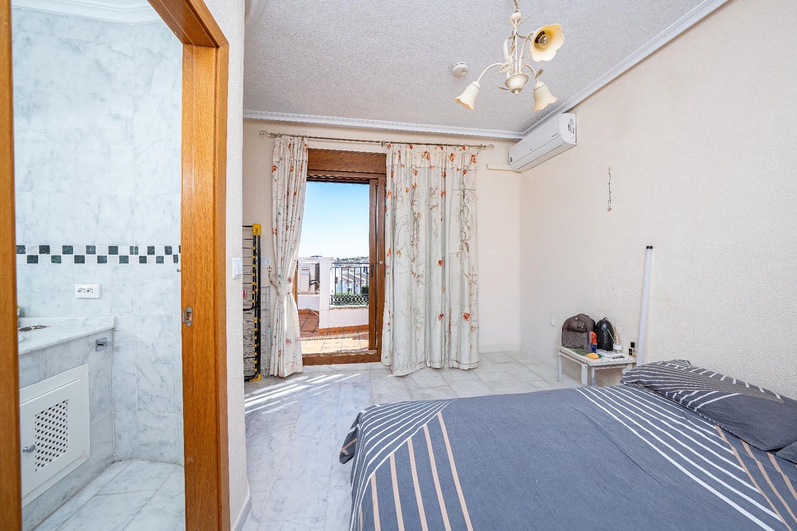 6 soverom Villa til salgs i Algorfa med svømmebasseng garasje - € 449 900 (Ref: 9701590)