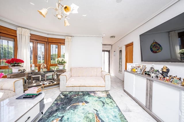 6 bedroom Villa for sale in Algorfa with pool garage - € 449,900 (Ref: 9701590)