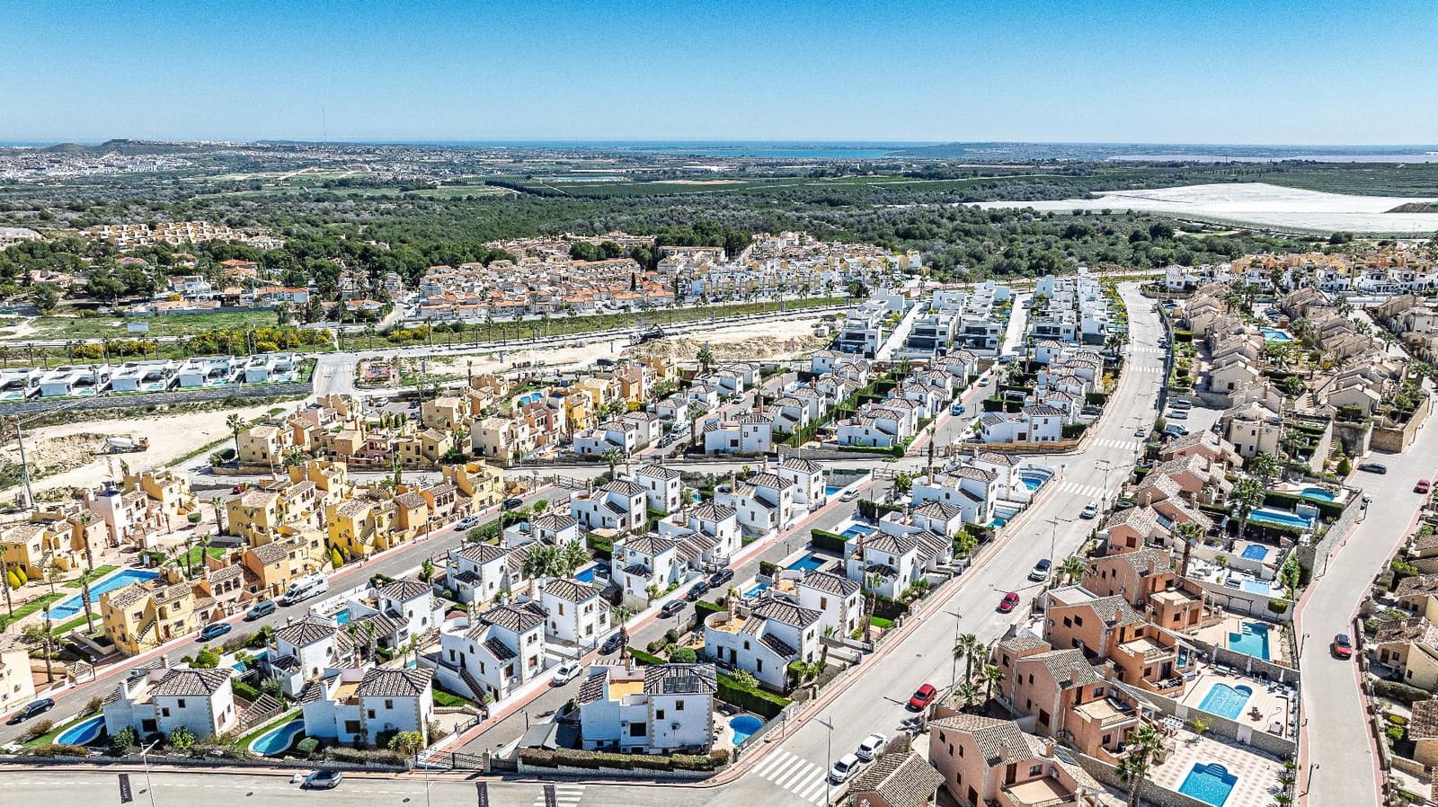 6 soverom Villa til salgs i Algorfa med svømmebasseng garasje - € 449 900 (Ref: 9701590)