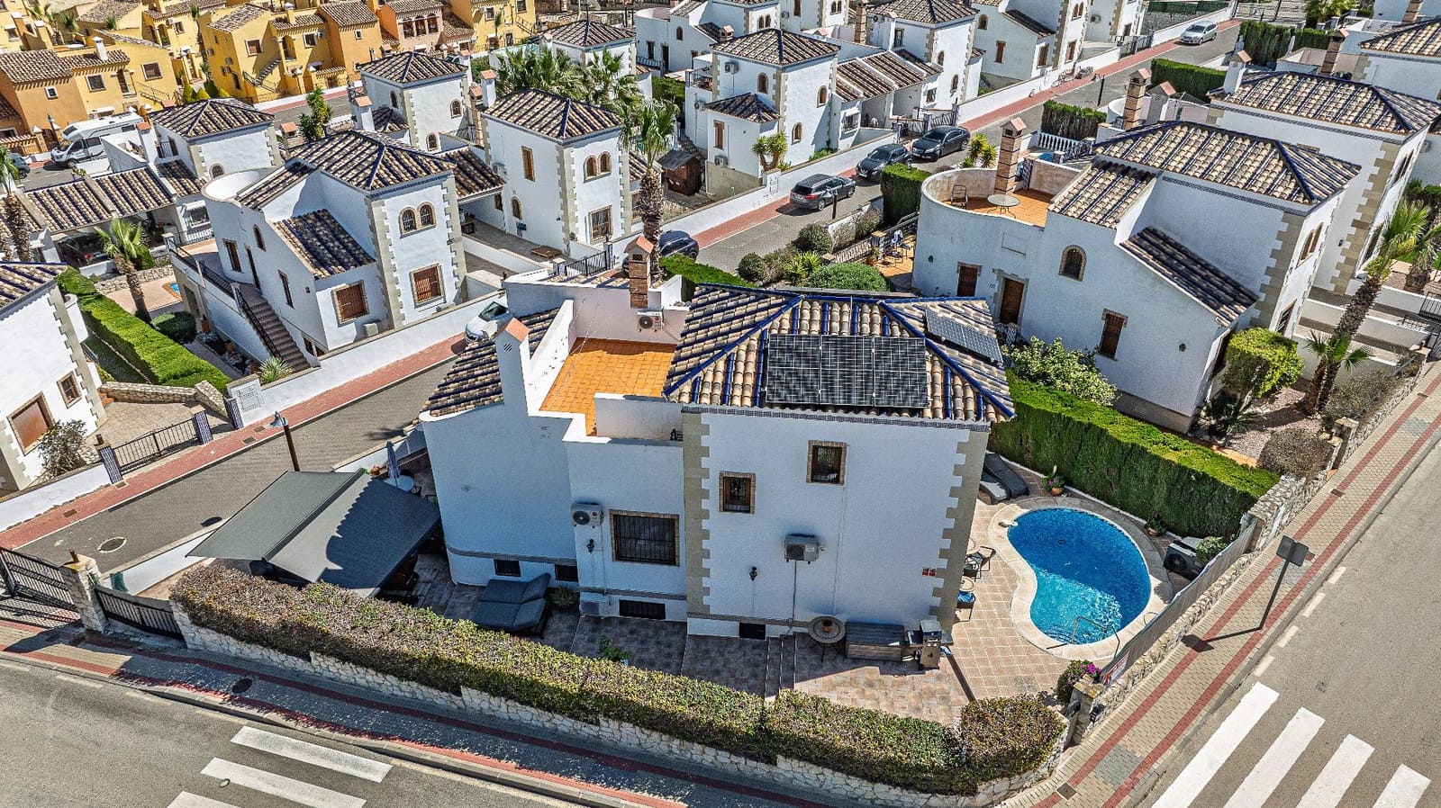 6 soverom Villa til salgs i Algorfa med svømmebasseng garasje - € 449 900 (Ref: 9701590)