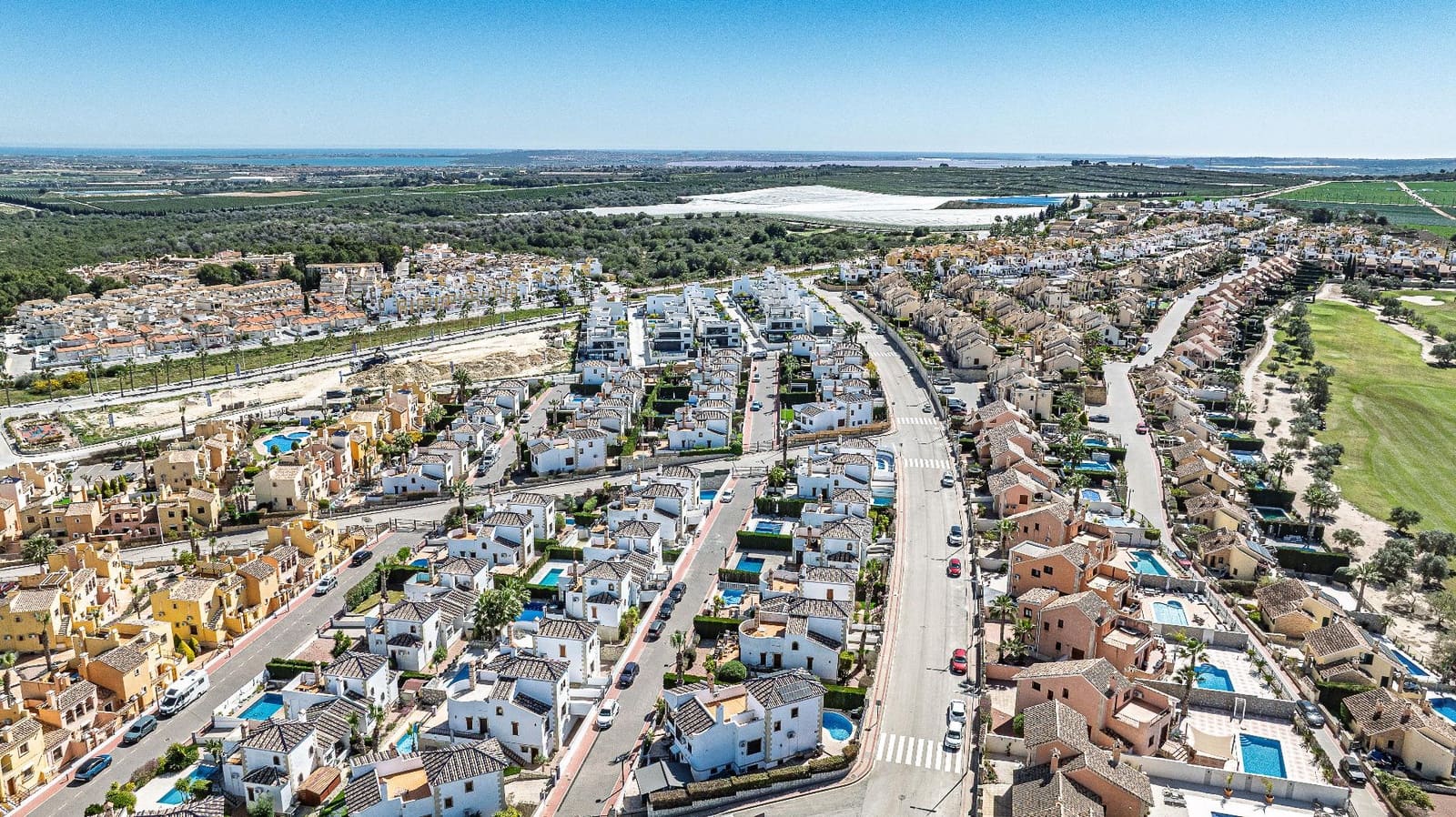 6 soverom Villa til salgs i Algorfa med svømmebasseng garasje - € 449 900 (Ref: 9701590)