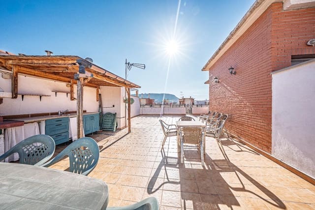 3 soverom Penthouse til salgs i Alicante by med svømmebasseng garasje - € 399 900 (Ref: 9701591)