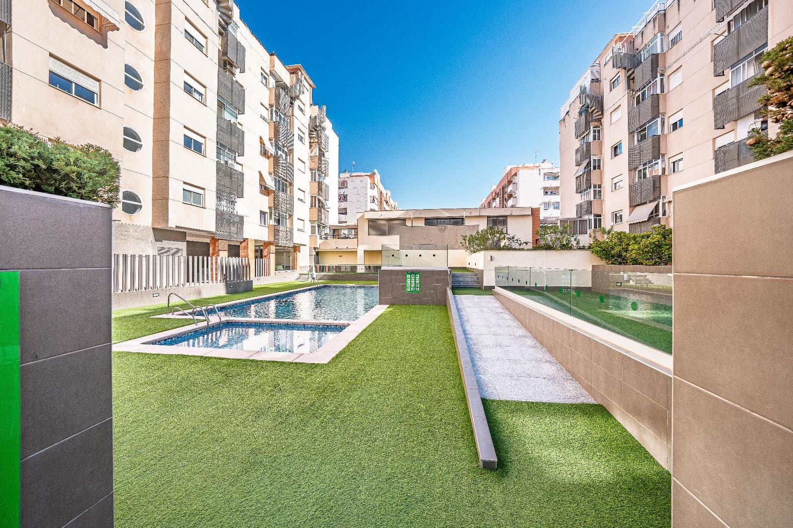 3 sovrum Takvåning till salu i Alicante stad med pool garage - 399 900 € (Ref: 9701591)