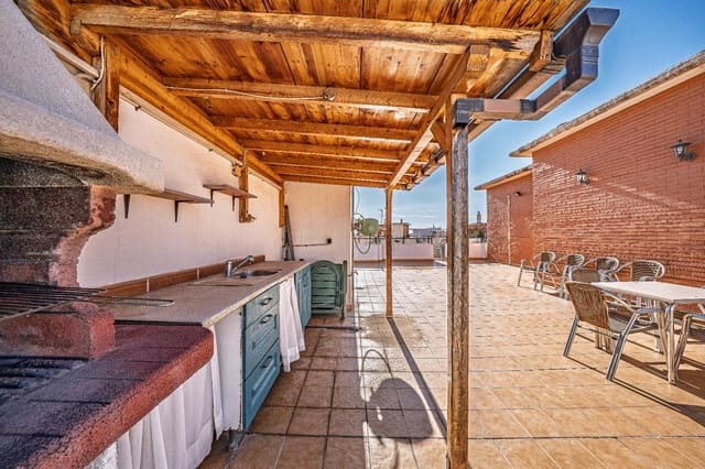 3 soverom Penthouse til salgs i Alicante by med svømmebasseng garasje - € 399 900 (Ref: 9701591)