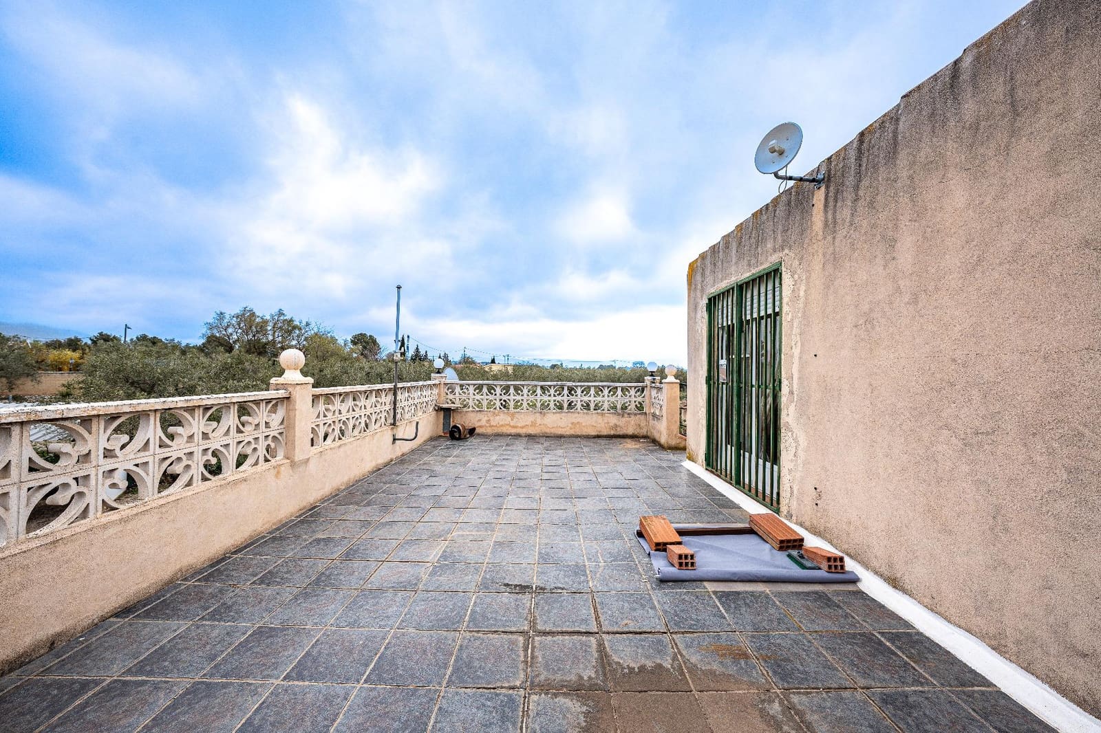 2 bedroom Finca/Country House for sale in Onil with pool garage - € 320,000 (Ref: 9714882)