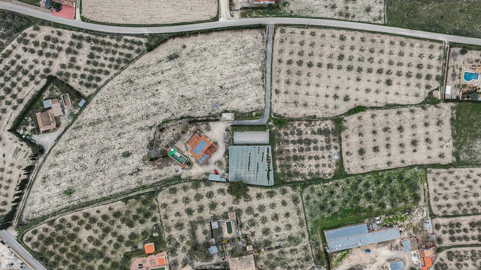 2 bedroom Finca/Country House for sale in Onil with pool garage - € 320,000 (Ref: 9714882)