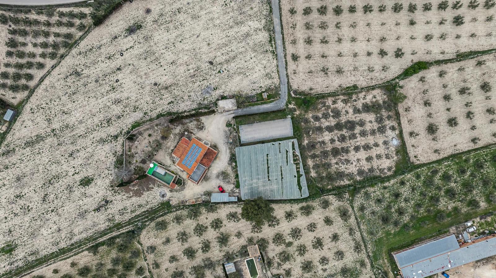 2 bedroom Finca/Country House for sale in Onil with pool garage - € 320,000 (Ref: 9714882)