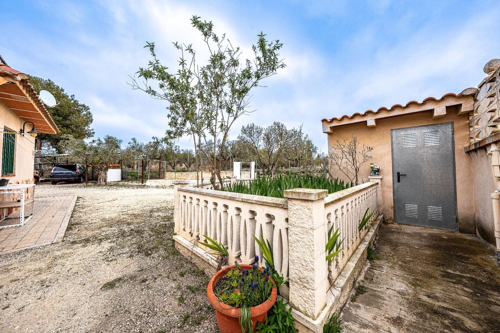 2 bedroom Finca/Country House for sale in Onil with pool garage - € 320,000 (Ref: 9714882)