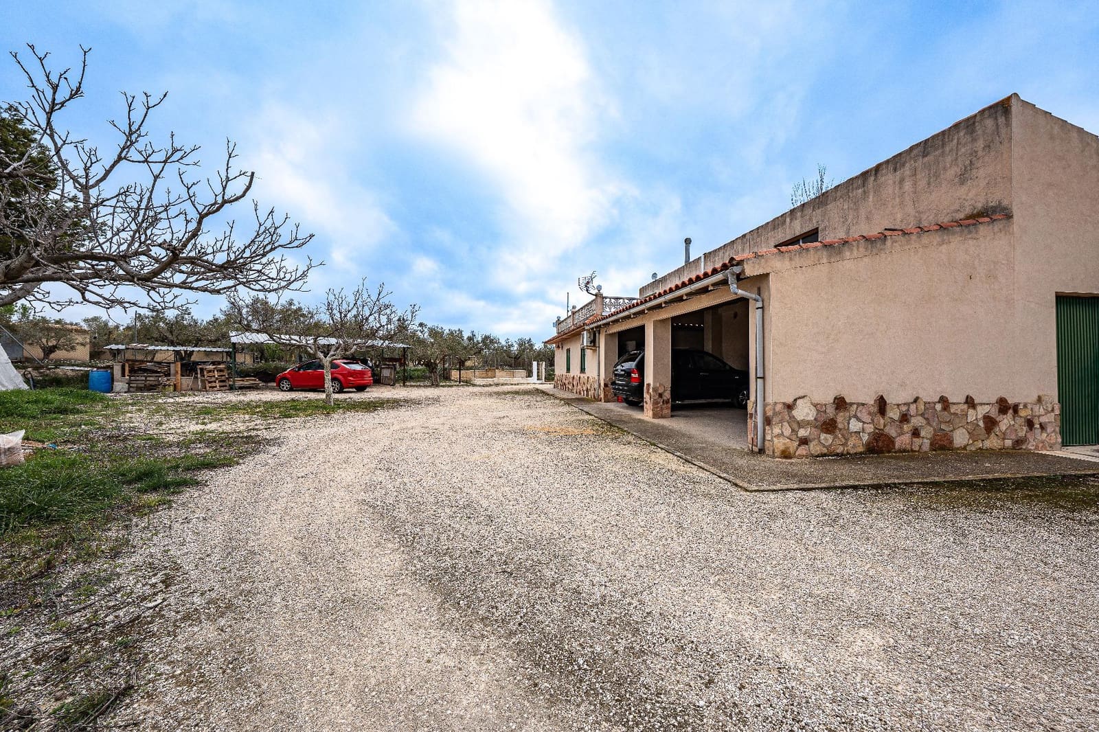 2 bedroom Finca/Country House for sale in Onil with pool garage - € 320,000 (Ref: 9714882)