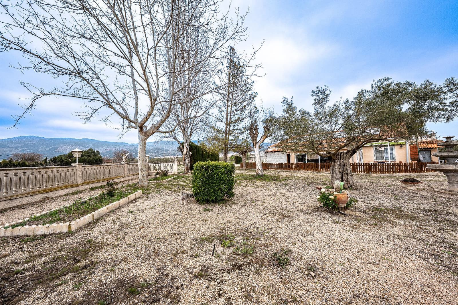 2 bedroom Finca/Country House for sale in Onil with pool garage - € 320,000 (Ref: 9714882)