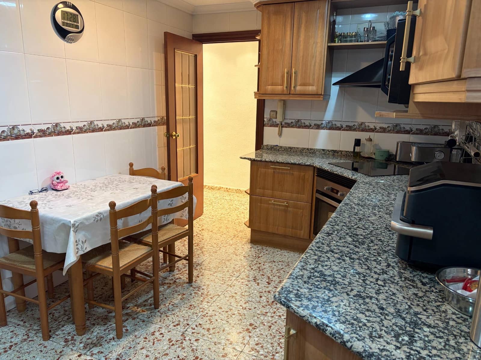 3 bedroom Flat for rent in Elche / Elx - € 850 (Ref: 9714883)