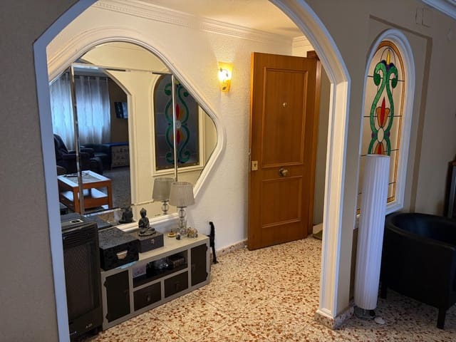 3 sovrum Lägenhet att hyra i Elche / Elx - 850 € (Ref: 9714883)