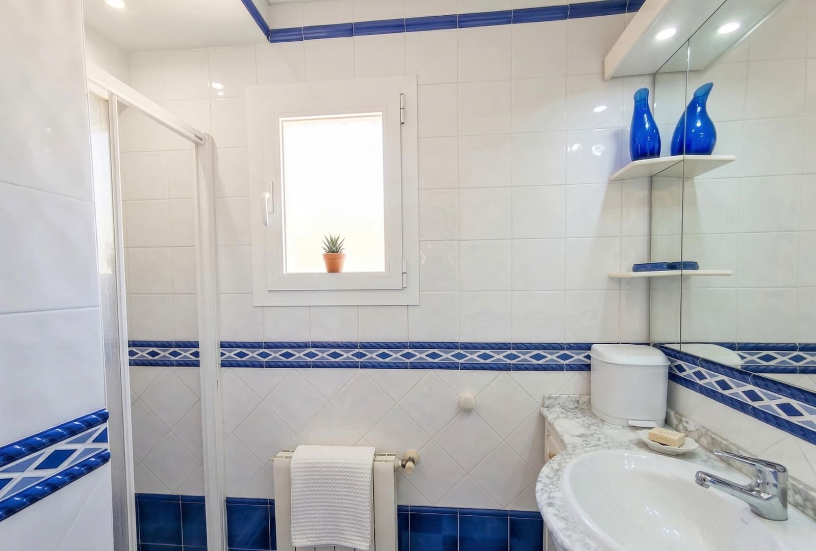 Villa/Maison de 3 chambres à louer à Javea / Xabia avec piscine garage - 2 750 € (Ref: 9714884)