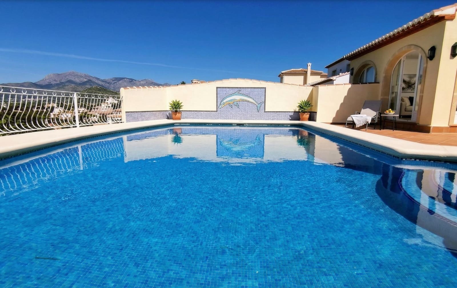 Villa/Maison de 3 chambres à louer à Javea / Xabia avec piscine garage - 2 750 € (Ref: 9714884)