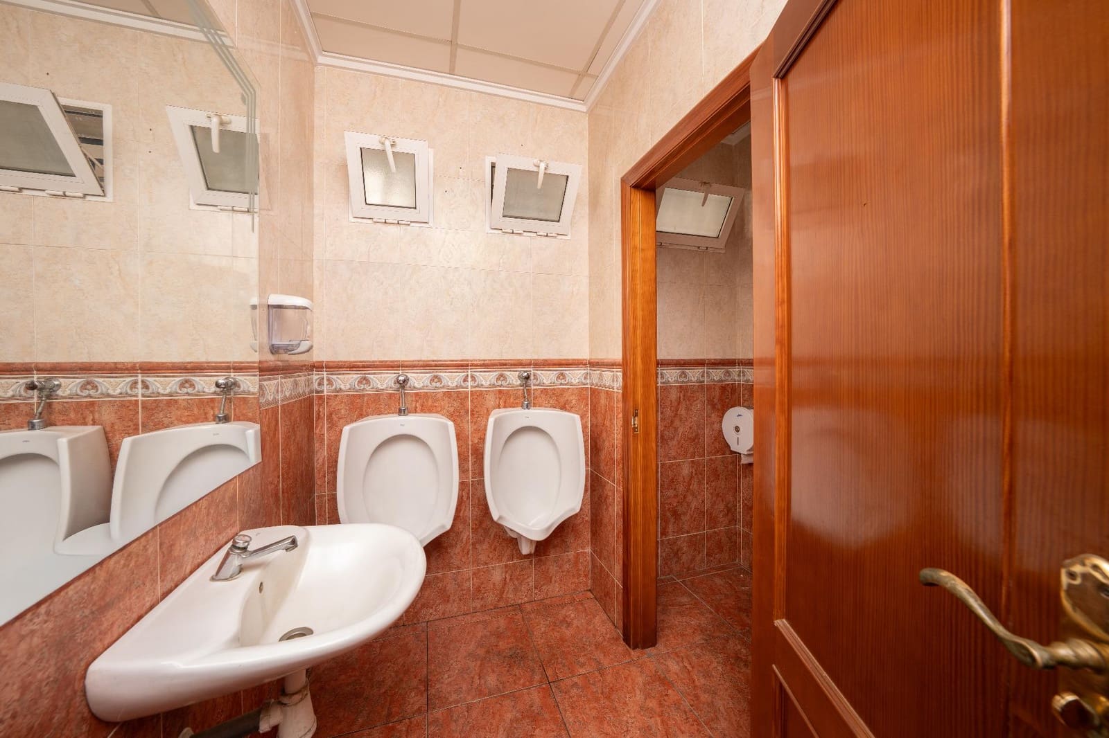 Negocio de 4 habitaciones en Palma de Gandía en venta - 500.000 € (Ref: 9721638)