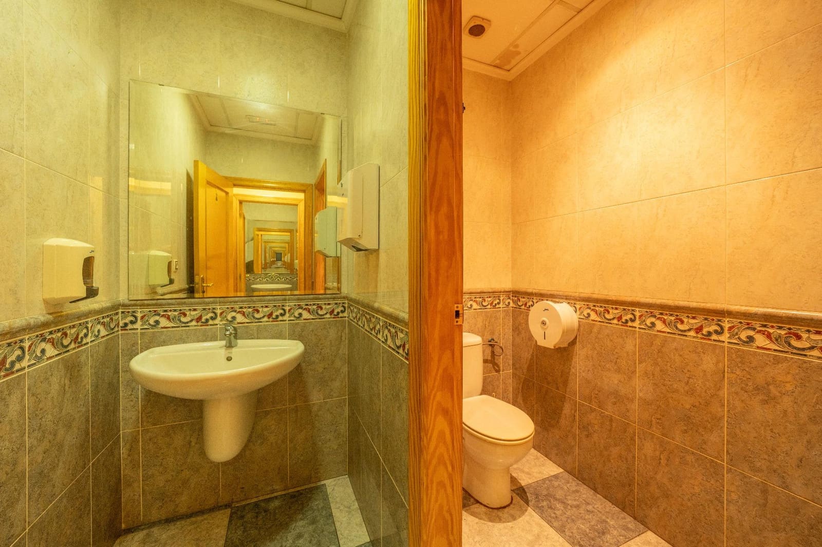 Negocio de 4 habitaciones en Palma de Gandía en venta - 500.000 € (Ref: 9721638)