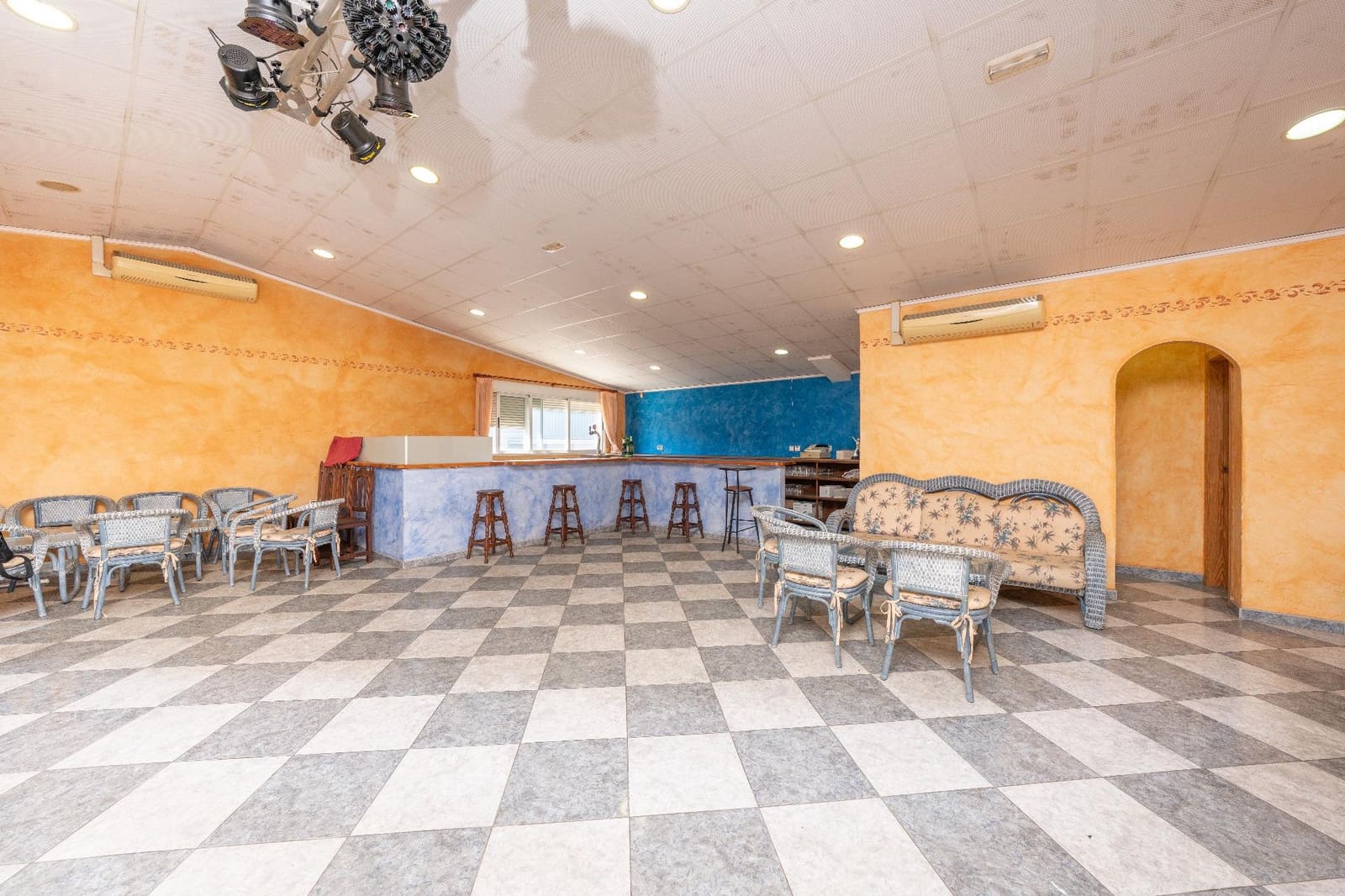 Negocio de 4 habitaciones en Palma de Gandía en venta - 500.000 € (Ref: 9721638)