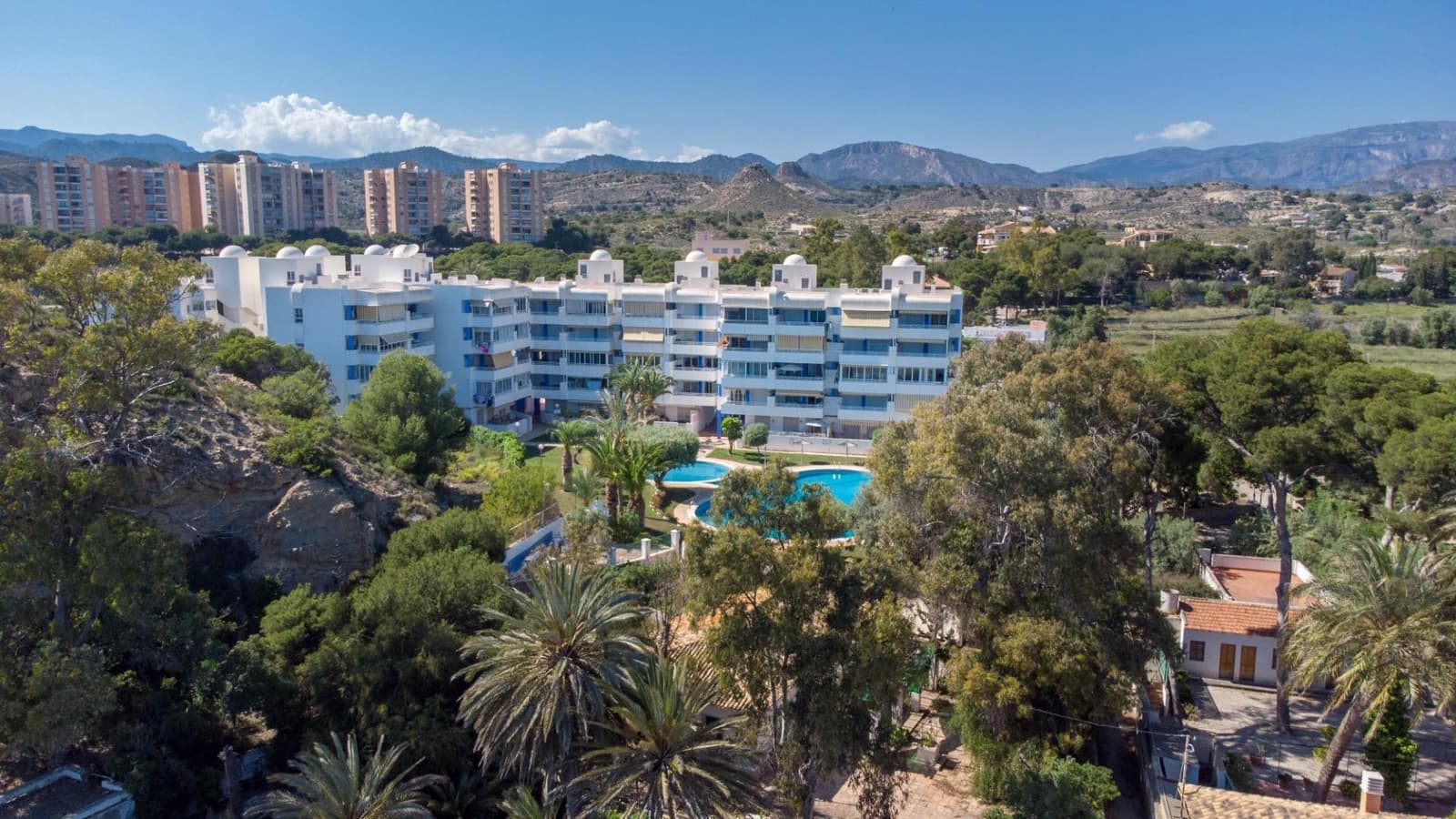 3 soveværelse Rækkehus til salg i La Villajoyosa / Vila Joiosa med swimmingpool - € 377.000 (Ref: 9735537)