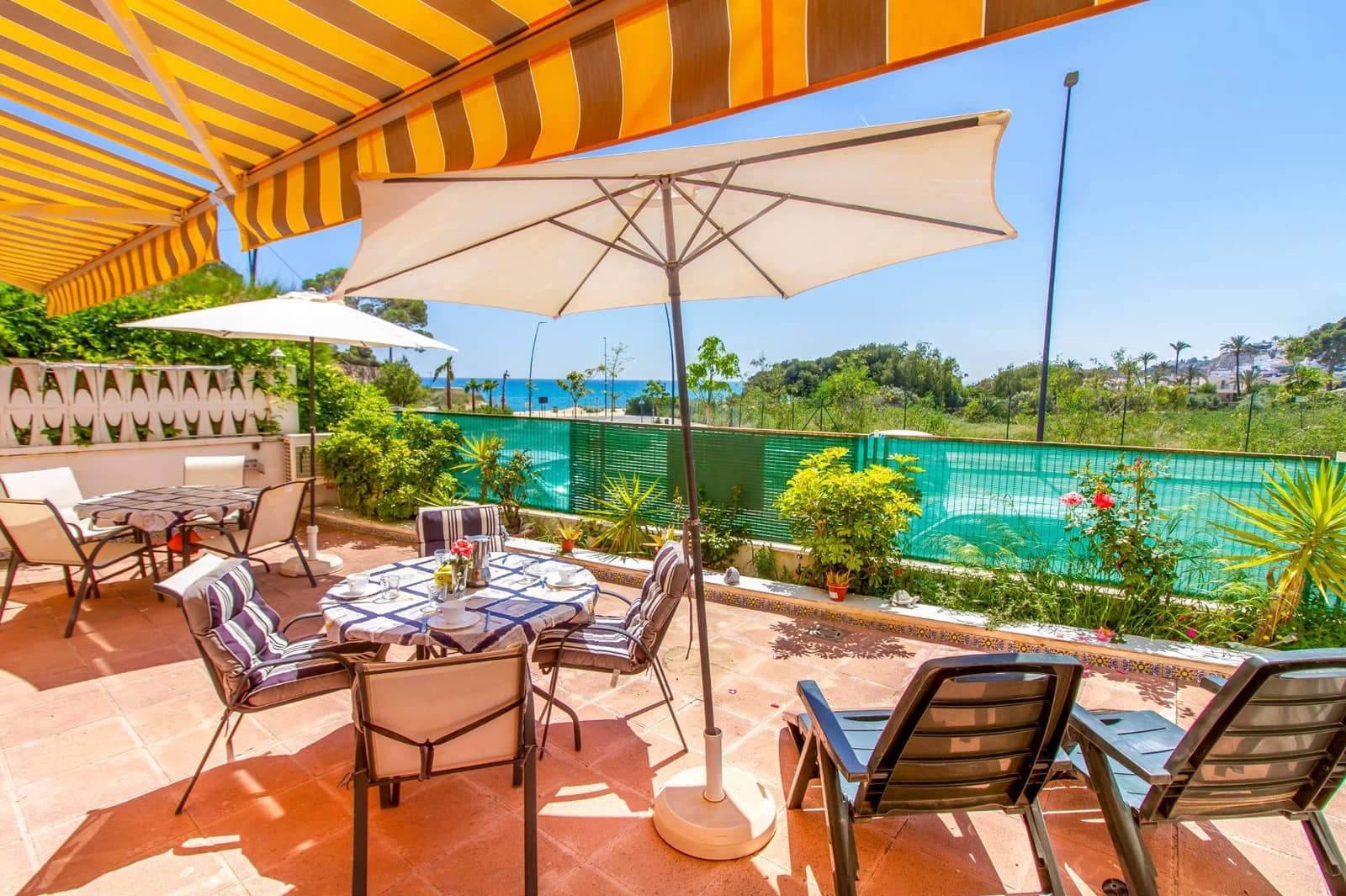 3 soveværelse Rækkehus til salg i La Villajoyosa / Vila Joiosa med swimmingpool - € 377.000 (Ref: 9735537)