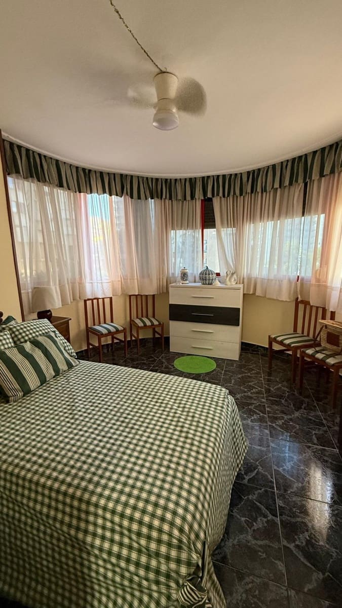 2 bedroom Apartment for sale in Benidorm with garage - € 189,000 (Ref: 9735539)