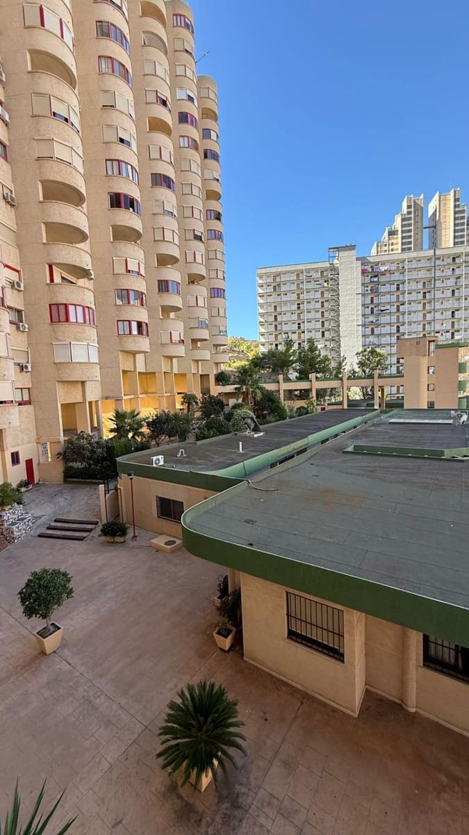 2 bedroom Apartment for sale in Benidorm with garage - € 189,000 (Ref: 9735539)