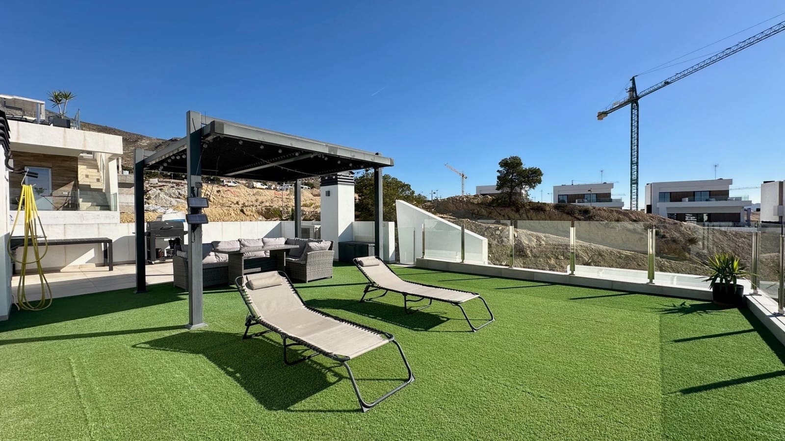 2 soveværelse Penthouse til leje i Finestrat med swimmingpool garage - € 1.690 (Ref: 9735541)