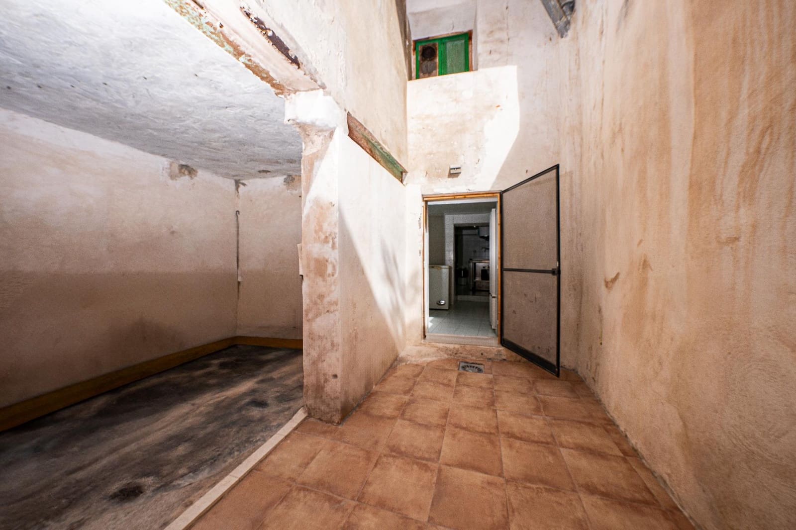 2 bedroom Commercial for sale in La Villajoyosa / Vila Joiosa - € 299,000 (Ref: 9735542)