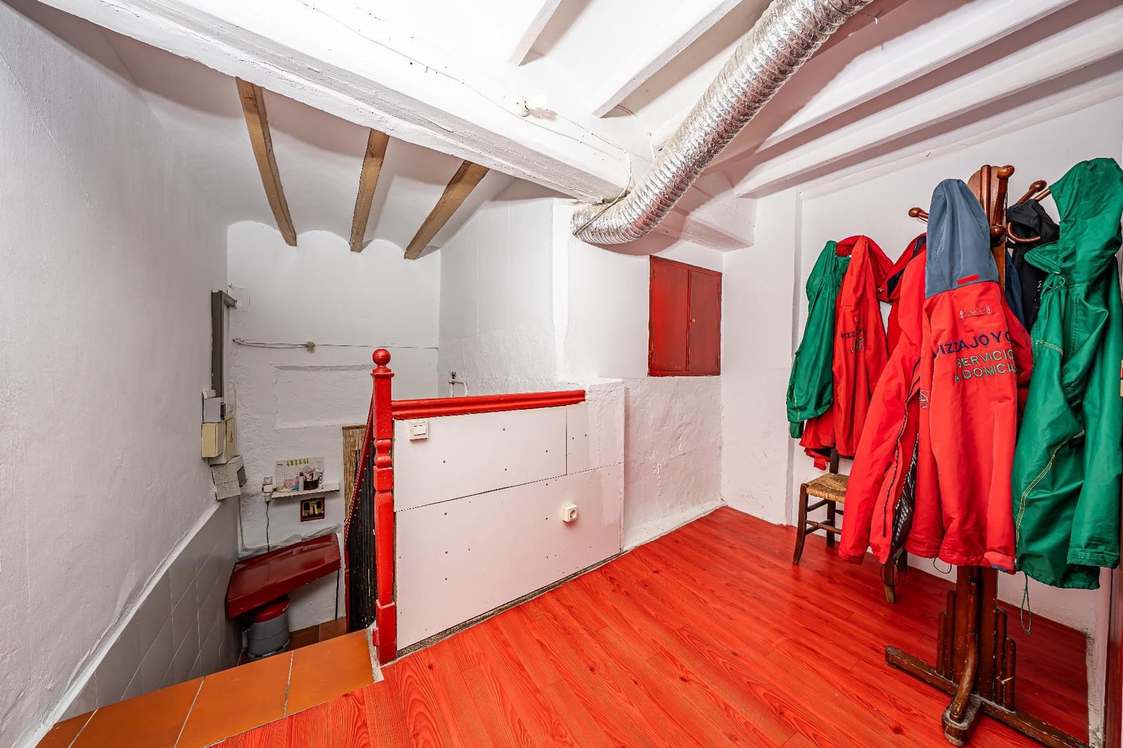 2 bedroom Commercial for sale in La Villajoyosa / Vila Joiosa - € 299,000 (Ref: 9735542)