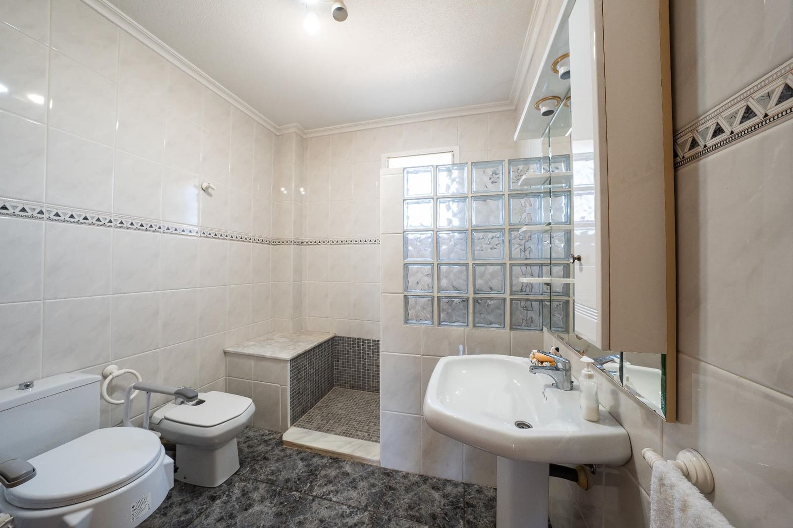 6 soveværelse Villa til salg i Elche / Elx - € 380.000 (Ref: 9738494)