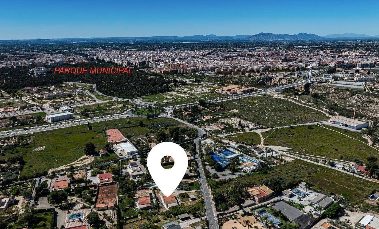 6 bedroom Villa for sale in Elche / Elx - € 380,000 (Ref: 9738494)