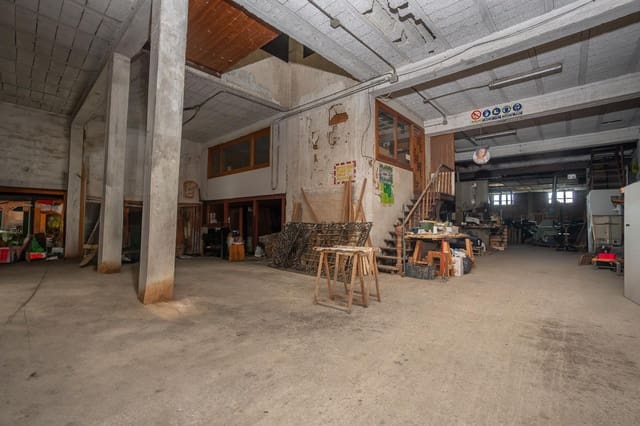 Kaupallinen myytävänä paikassa Pego - 179 000 € (Ref: 9743099)