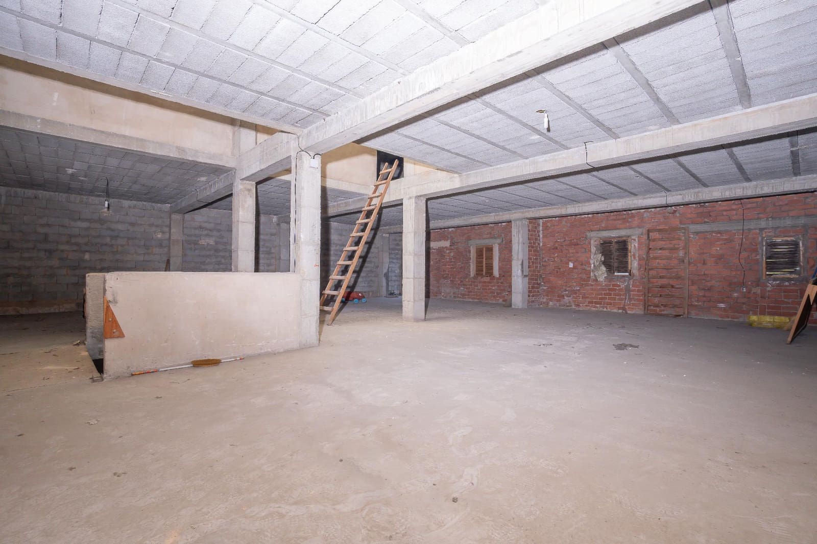 Comercial para venda em Pego - 179 000 € (Ref: 9743099)