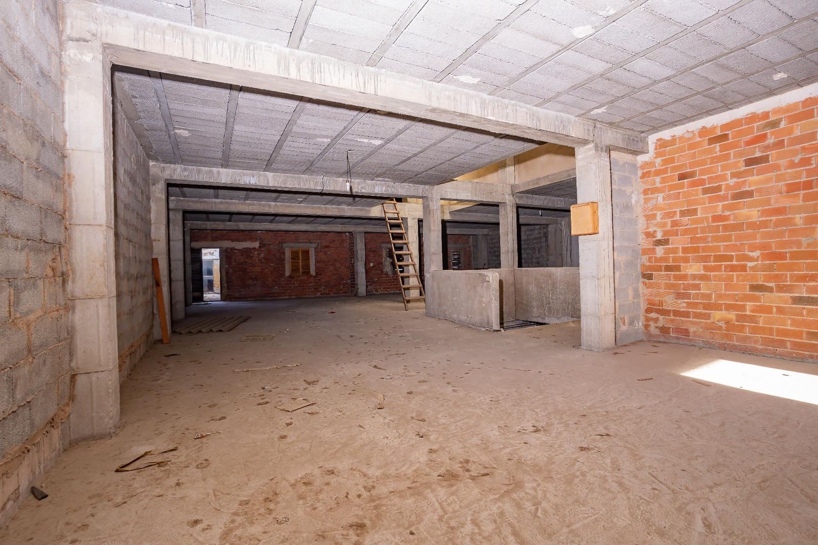 Comercial para venda em Pego - 179 000 € (Ref: 9743099)