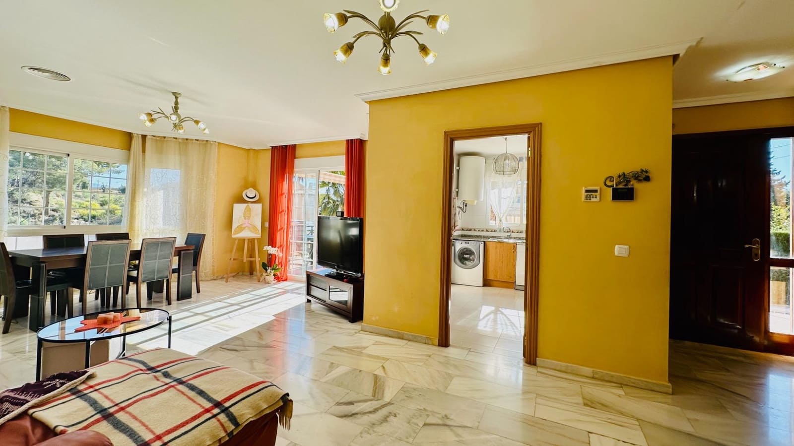 3 bedroom Semi-detached Villa for rent in La Nucia with pool - € 2,300 (Ref: 9747016)