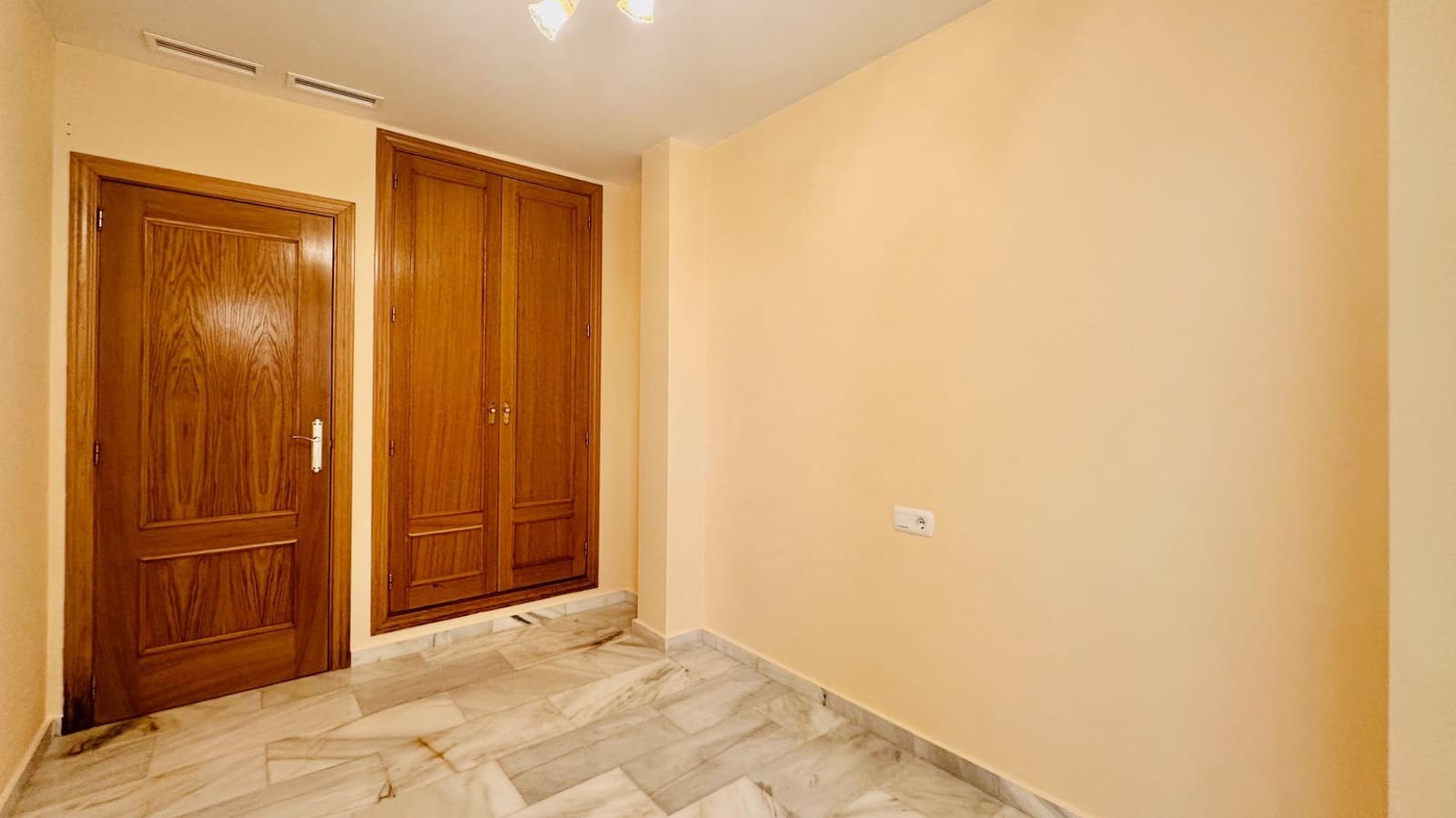 3 bedroom Semi-detached Villa for rent in La Nucia with pool - € 2,300 (Ref: 9747016)