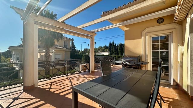 3 soveværelse Semi-Rækkehus til leje i Barranco Hondo, La Nucia med swimmingpool - € 2.300 (Ref: 9747016)