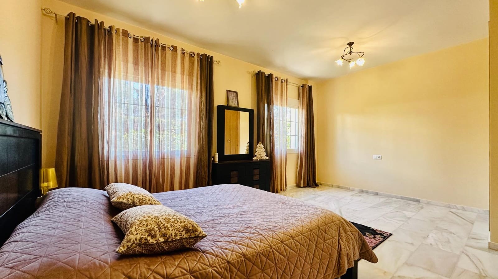 3 bedroom Semi-detached Villa for rent in La Nucia with pool - € 2,300 (Ref: 9747016)