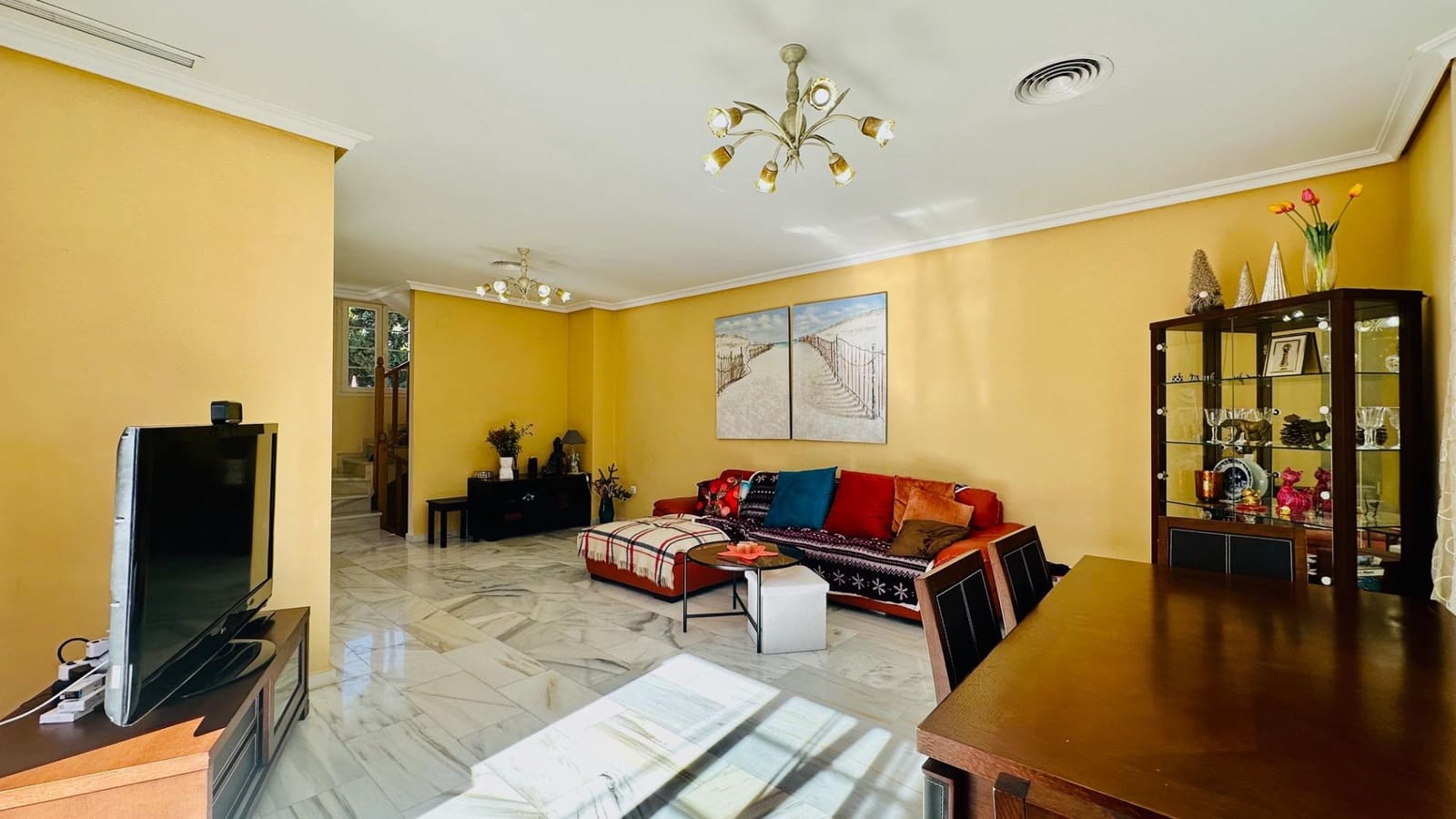 3 bedroom Semi-detached Villa for rent in La Nucia with pool - € 2,300 (Ref: 9747016)