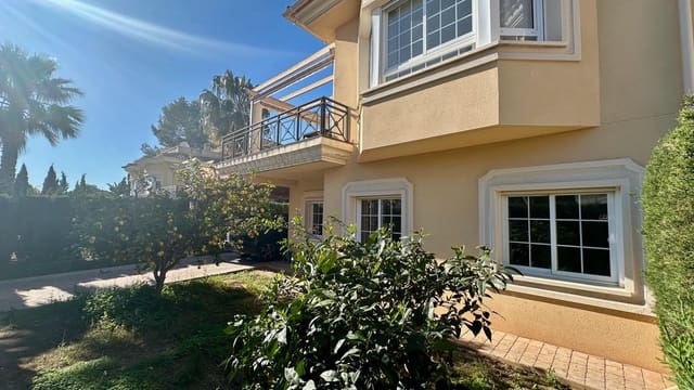 3 soveværelse Semi-Rækkehus til leje i Barranco Hondo, La Nucia med swimmingpool - € 2.300 (Ref: 9747016)