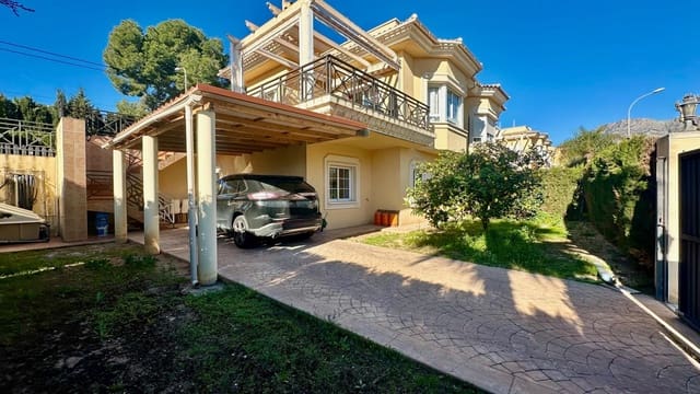 3 soveværelse Semi-Rækkehus til leje i Barranco Hondo, La Nucia med swimmingpool - € 2.300 (Ref: 9747016)