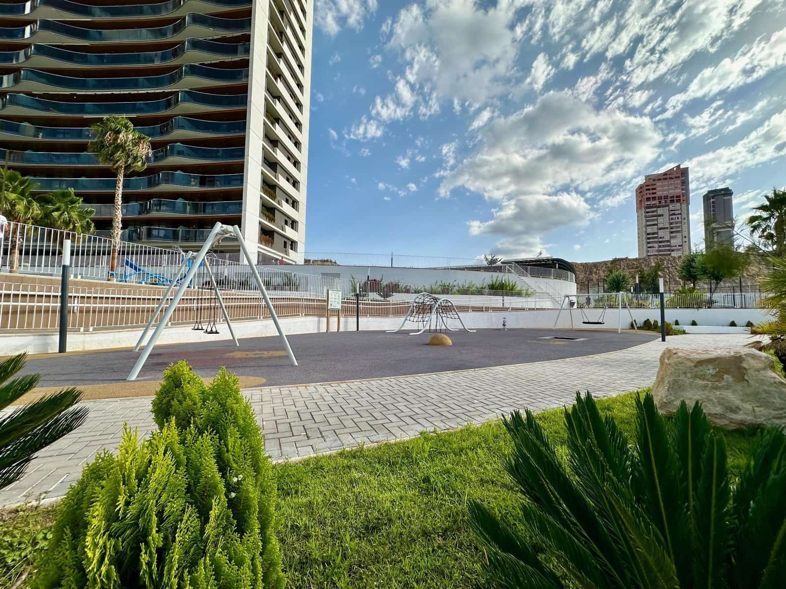 2 soverom Leilighet til salgs i Benidorm med svømmebasseng - € 614 000 (Ref: 9761934)