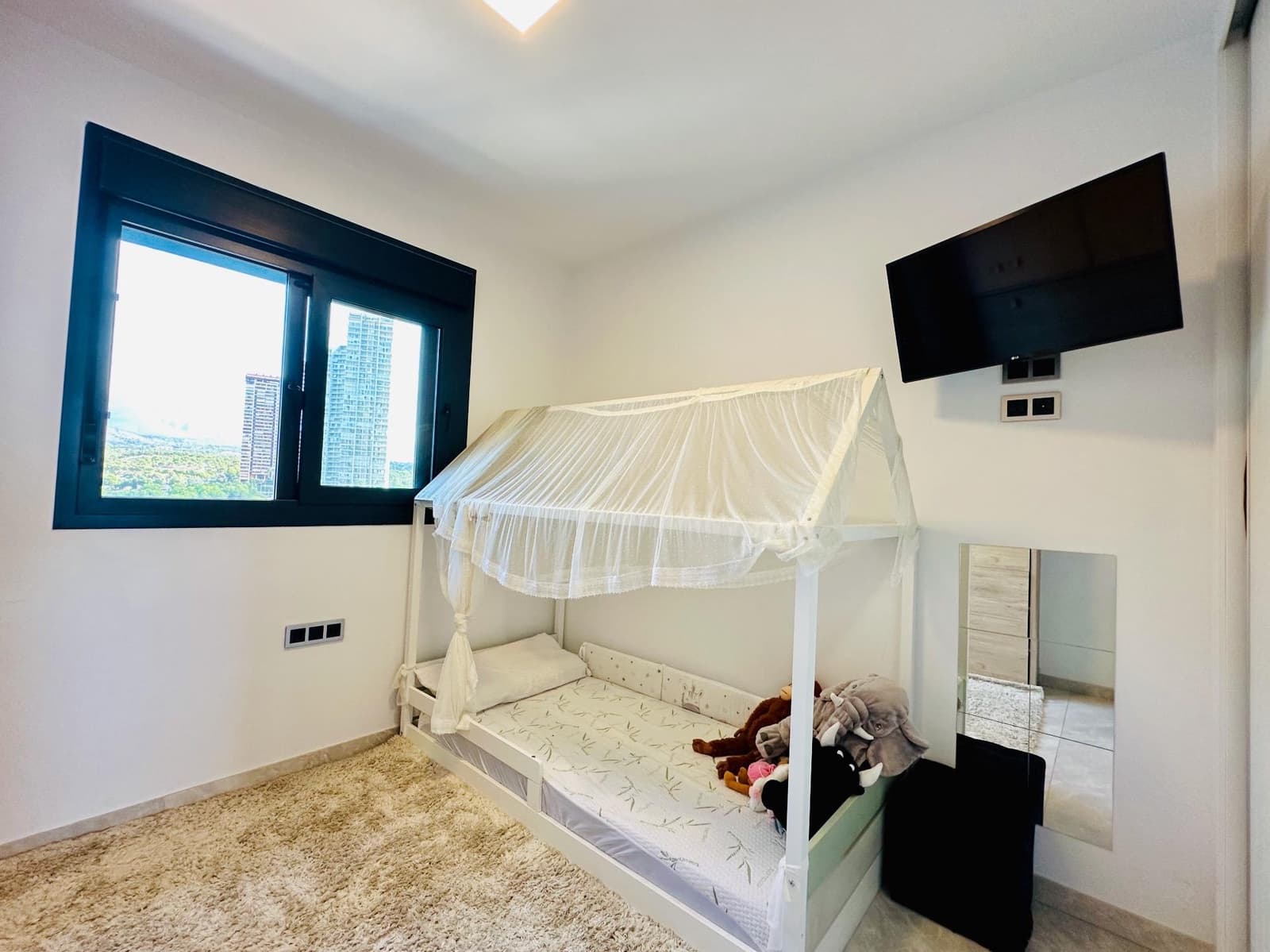 2 soverom Leilighet til salgs i Benidorm med svømmebasseng - € 614 000 (Ref: 9761934)