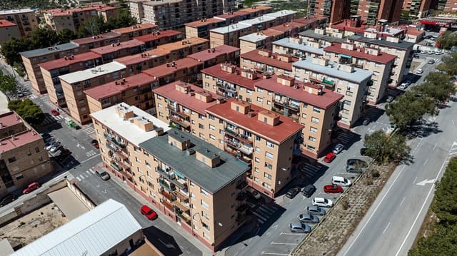 Piso de 3 habitaciones en Jijona / Xixona en venta - 87.000 € (Ref: 9770604)