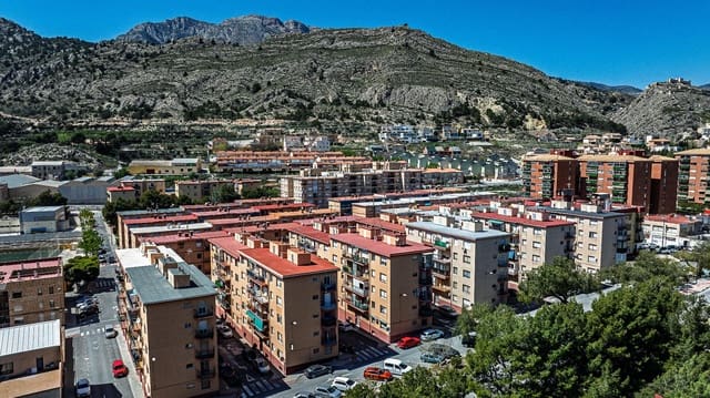 Piso de 3 habitaciones en Jijona / Xixona en venta - 87.000 € (Ref: 9770604)