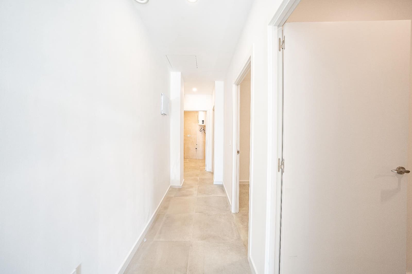 Commercieel te koop in Elche / Elx - € 92.000 (Ref: 9778072)