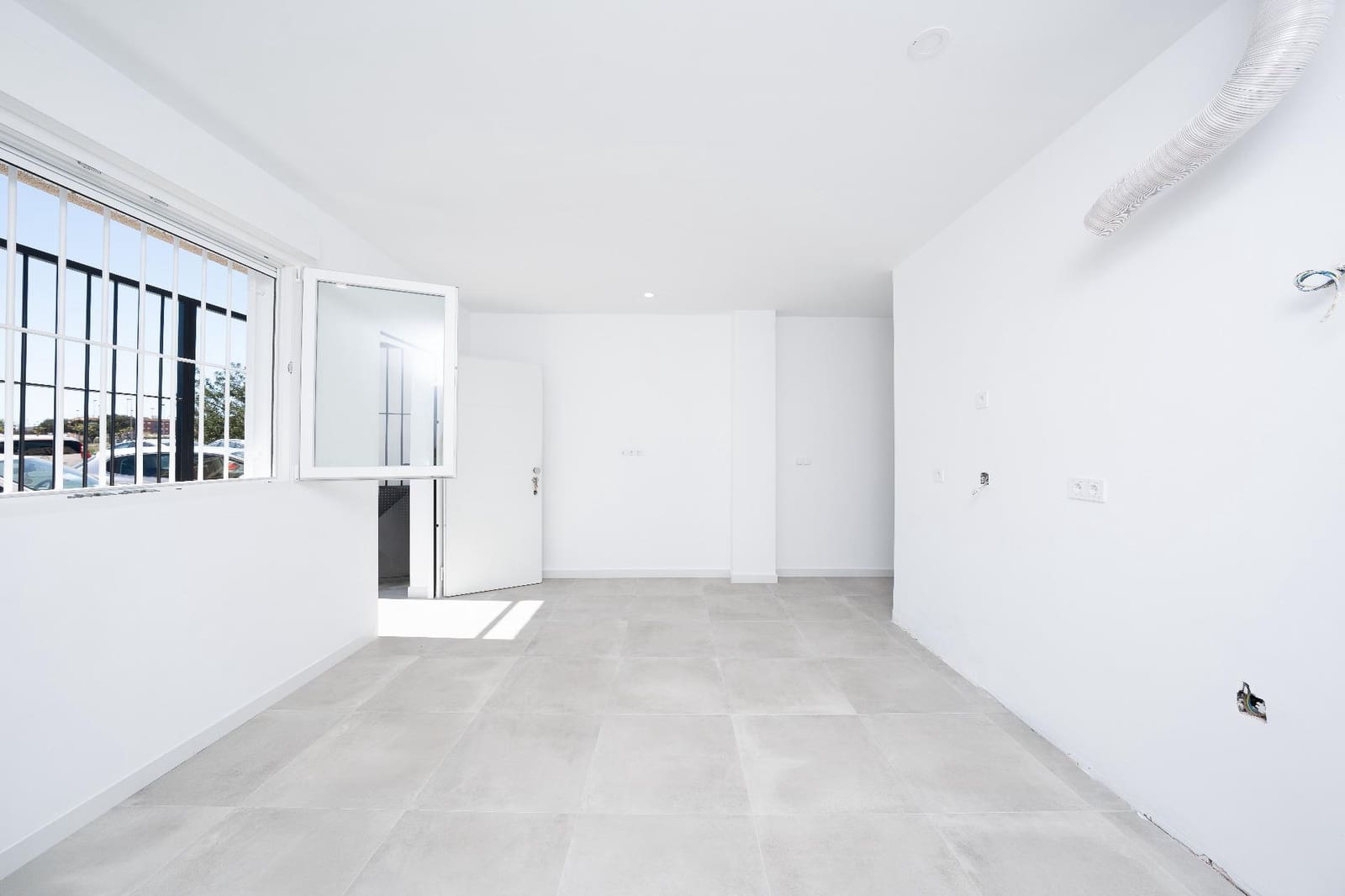 Commercieel te koop in Elche / Elx - € 92.000 (Ref: 9778072)