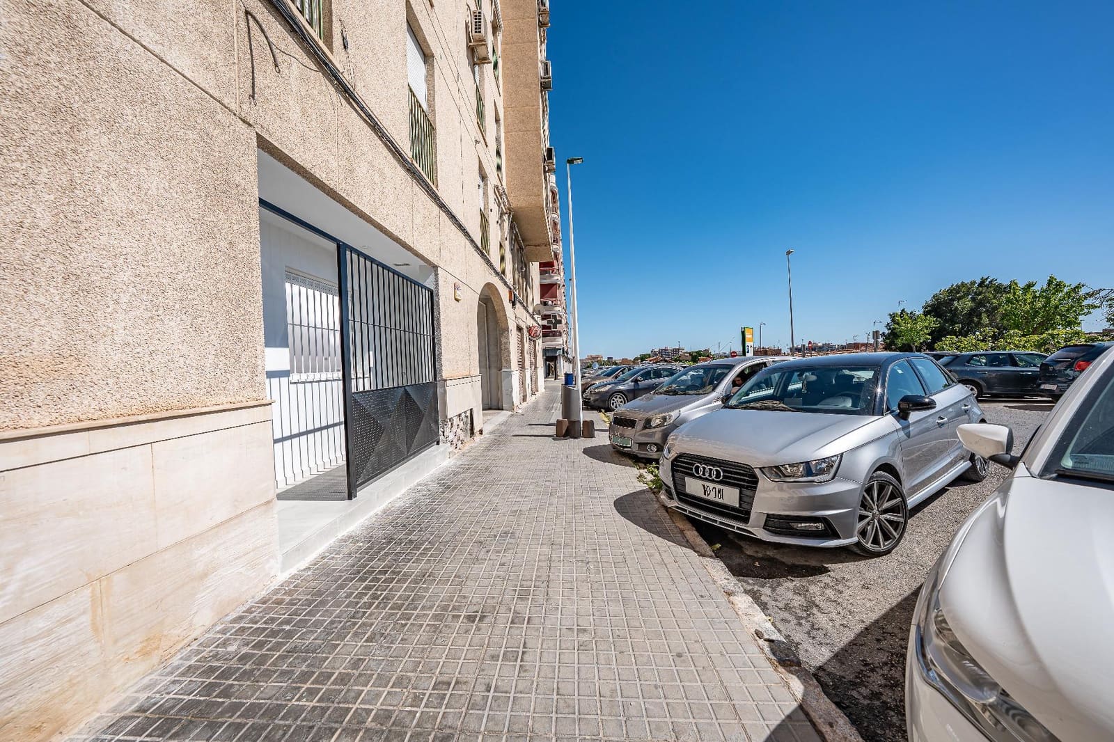 Commercieel te koop in Elche / Elx - € 92.000 (Ref: 9778072)