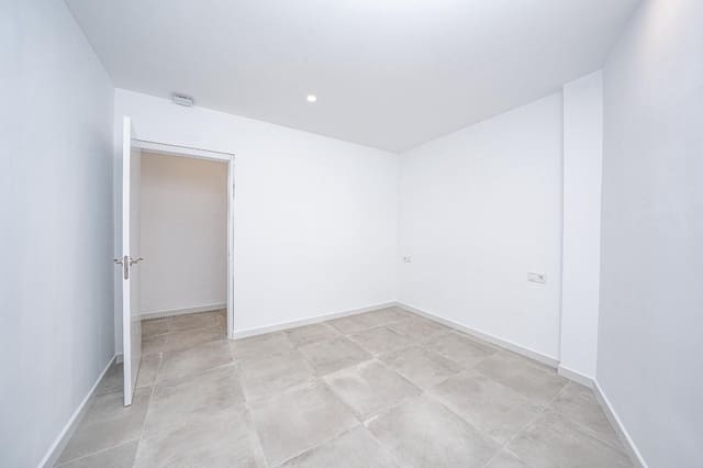 Erhverv til salg i Elche / Elx - € 92.000 (Ref: 9778072)